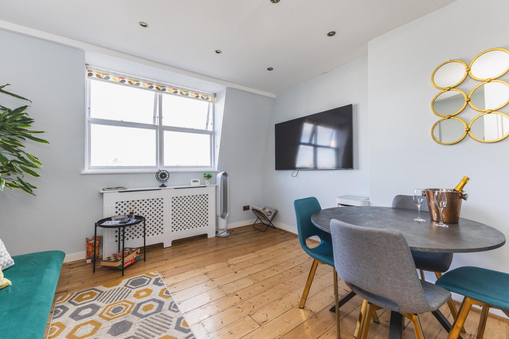 Luxurious 1-Bedroom Apartment In Kensington Λονδίνο Εξωτερικό φωτογραφία