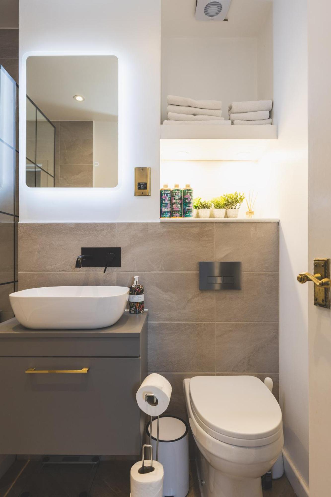 Luxurious 1-Bedroom Apartment In Kensington Λονδίνο Εξωτερικό φωτογραφία