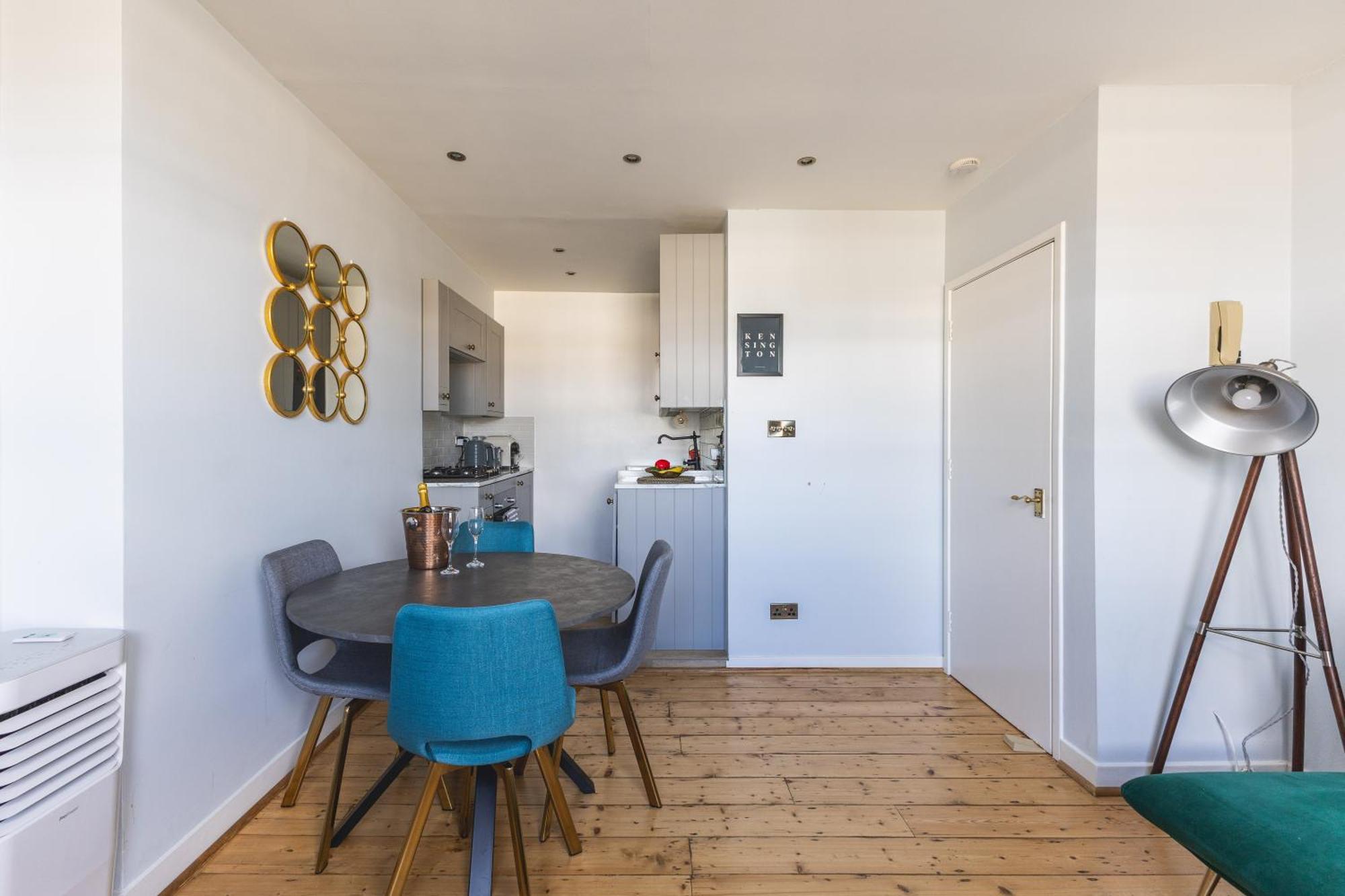 Luxurious 1-Bedroom Apartment In Kensington Λονδίνο Εξωτερικό φωτογραφία